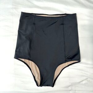 Extended High-Waisted Bottoms | Black